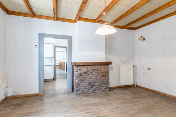 Foto - Te koop: Deze authentieke, landelijk gelegen woonboerderij uit 1900 biedt volop mogelijkheden om geheel naar eigen smaak te moderniseren